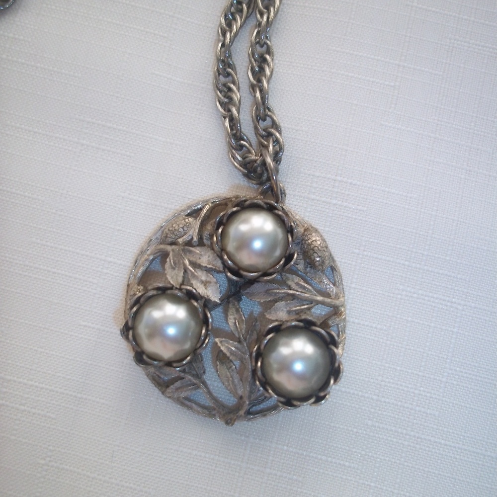 Vintage Silver Set Faux Pearl Flower Medallion